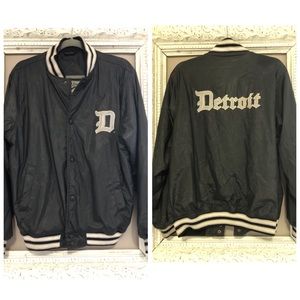 Vintage Detroit Bomber Jacket. Steve and Barry’s. Size S/M. ❣️